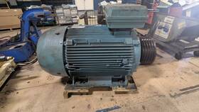 Im1001 Abb 355smc Imb3/im1001 355 Kw Electric Motor Used 2017 Mfg Date