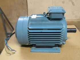 3gqa131302-ada Abb M2qa132m2b Motor 3ph 12.5 Kw 440-480v 3490rpm - Used