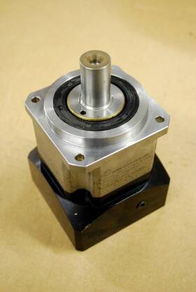 Ab090-s1-p2 Apex Dynamics Inc. Servo Motor 10 1 Ratio - Used