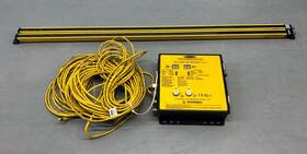 Uscc-1l2m Banner Engineering Micro-screen Control Box With 2 X Use4812y Light Curtain And Cables Uscc-1l2m Banner Engineering Micro-screen Control Box With 2 X Use4812y Light Curtain And Cables