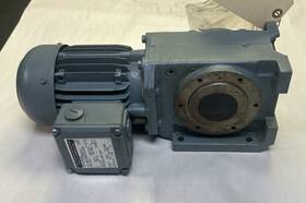 Dk64-163l-as Bauer Sg2-21/dk64-163l-as/v Gear Motor 0.30kw 1600rpm 460v Dk64-163l-as Bauer Sg2-21/dk64-163l-as/v Gear Motor 0.30kw 1600rpm 460v