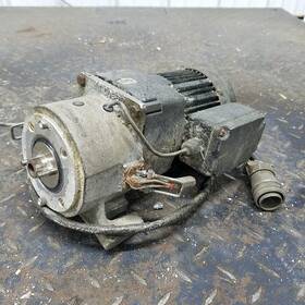 42x3bfpp-e4 Bodine Gearmotor 3 Phase 230v .74a 60 Hz 1/8 Hp 5.7 Rpm - Used