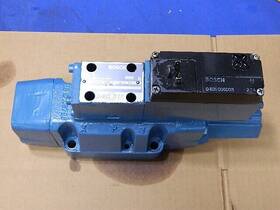 0811-404-033 Bosch 0811-404-209 Proportional Valve With Pilot Van Dorn 30 Day W