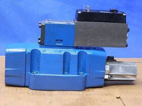 0811-404-033 Bosch 0811-404-217 Proportional Valve With Pilot Van Dorn 90 Day W