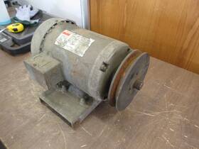 3n548b Dayton Motor 1hp 1800rpm 208-230/460v 3.4/3.6/1.8a 3ph 60hz Used