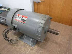 3n555 Dayton Motor 2hp 1200rpm 230/460v 7.0/3.5a 3ph 60hz Used
