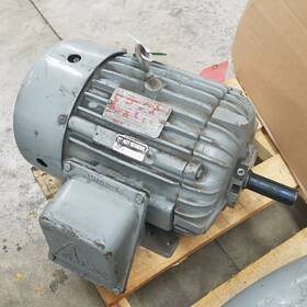 1g9175 Delco Ac Motor Frame 215 460 Volts 3ph 1hp 585 Rpm - Used