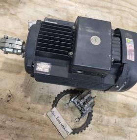 Mg100lc2-28ft130-d1 Grundfos 3 Phase Motor Cracked Fan Cover