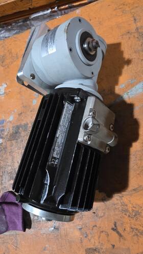 Ml80aa-2-14ft85-b Grundfos Ml80ca-2-ft100-h3 3 Phase Induction Motor W Bjgear Angled Gear