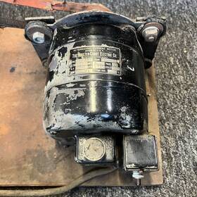 880362 Holtzer Cabot Antique The Electric Co. Alternating Current Motor