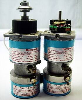2vm62-020-5 Honeywell Lot Of 2 Motor Tacometers