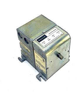M934a1219 Honeywell .36 Amp 120 Vac Modutrol Motor Used