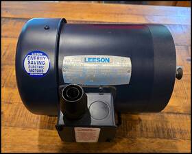 110912.00 Leeson C6t17fk6e 4 Available 1 Hp 3-phase Tefc Motor Very Slightly Used