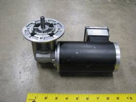 13.711.55.3.2.0 Lenze Americas Gear Motor D-32696 .060kilowatt 3phase