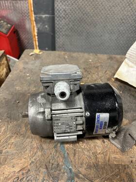 Mderaxx063-32 Lenze Americas .18kw Ac Motor 1800rpm 4p 3ph 63 220/480v Tefc 60hz