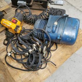 Pmv12v2 Mannesmann Demag Chain 4x12 8dk Electric Hoist 275lbs - Used