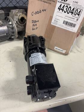 507-01-156 Minarik 507-01-129 1/20hp 90/130v 1793.1rpm 12.9 1 139rpm Gear Motor Used