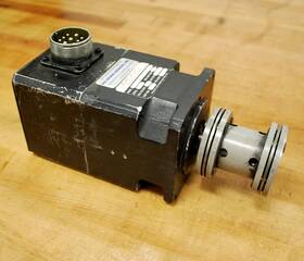 304-082 Moog Brushless Servo Motor 340v 5000 Rpm - Used