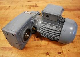 Sk1282az-bh-80s Nord Gear Corp. Sk1282az-bh-80s/4 3 Phase Motor. #332861 0.55-kw Rpm-1660 - Used