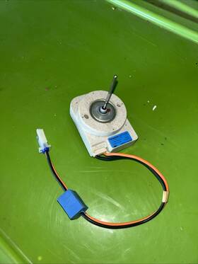 Udqr002gnl Panasonic 115v 60hz 2.4w Ac Motor Read Description