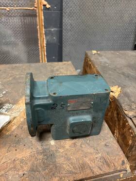 Q202y030n056k1 Reliance Electric 202q30l56 Dodge Tigear Gear Reducer 30 1 599 Torque Ma94763 Used