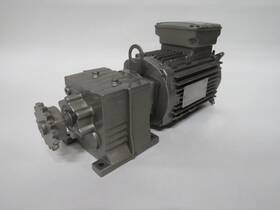 R17-drn80m2 Sew-eurodrive Ac Gearmotor 8.63 1 26nm 1.5hp 3485/404rpm 330/575v With Gear Used