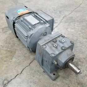 R37dre90m4be2hr Sew Eurodrive 1.5hp 1740rpm Ratio-24.42 1 Gearbox/ Motor. - Used