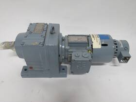 1680-8.4rpm Sew-eurodrive R67dt71d4/g21 0.5hp 330-575v Tefc 3ph C/w Reducer 199.81 1 Used