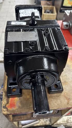 R77aqh140 Sew R77aqh140/4 Eurodrive Helical Gear Box R Series R77 4 Pole