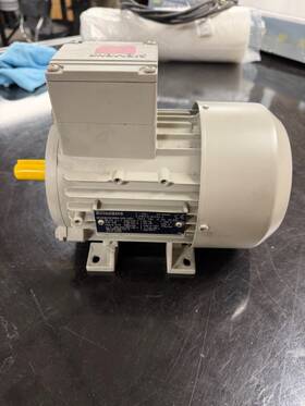 1la9073-4ka10-z Siemens Electric Motor .5hp Used