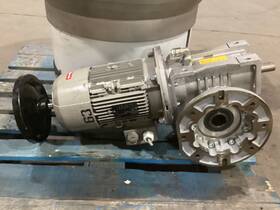 1le10011ab423fa4-z Siemens 1le10010cb335fa4-z Motor / Bonfiglioli W110l1ufc146 P100 B5 B3 #133jm
