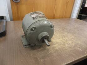 4225 Standard Electric Motor 1/3hp 230-460v 1.26-0.63a 50-60hz 3ph Used