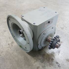 2325bq010213m Sterling Electric Ratio-10 1 Gear Reducer. 7.034hp - Used