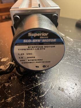 M061-ls-579 Superior Electric Slo-syn Ac Synchronous Motor 1.25 Vdc 3.8amps