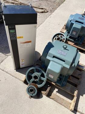 B040vlf1umn01 Toshiba 40hp 230/460v Induction Motor With Tr1 Series Vfd Lot Of 1