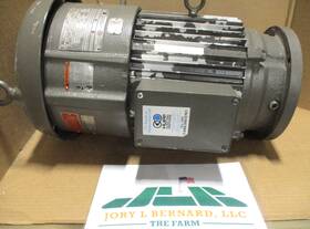 C475 Us Electric U.s. Verticle Motor Model # 7.5-hp 3490-rpm Clean Barely Used