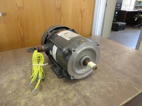 7536xs3e56c Weg .7536xs3e56c Explosion Proof Motor 0.75/0.50hp 3600rpm 60/50hz Used