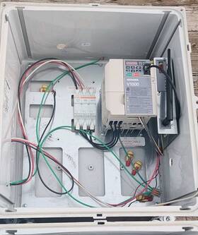 V1000-antenna-breakers-katko Yaskawa 2 On/off Switch-enclosure With Touch Pad