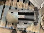 Sew-eurodrive DFV132S4BMG8HR Motor 7.5HP 1720RPM 230/460V-AC 3PH #300FMLK17. Fixed Price $775.00.