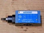 Vickers DGMFN-32-P2W-41 Flow Control Valve W/ 90 Day Warranty. Fixed Price $40.00.