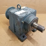 Sew Eurodrive R77LP145, Ratio- 25.23:1, Torq- 6900 Lb-in Gearbox. Used. Fixed Price $232.74.